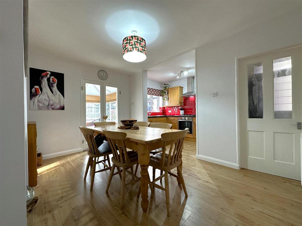 Open-Plan Dining Kitchen 048