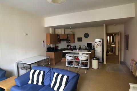 1 bedroom ground floor flat to rent, Chambers Street, Edinburgh EH1