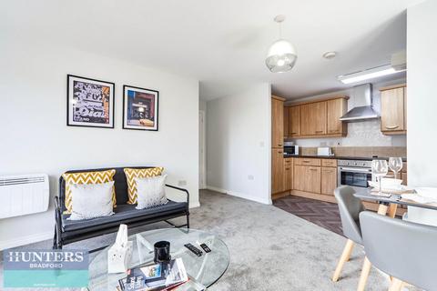 2 bedroom flat for sale, Horton House, Chapman Road Thornbury, Bradford, West Yorkshire, BD3 7FE