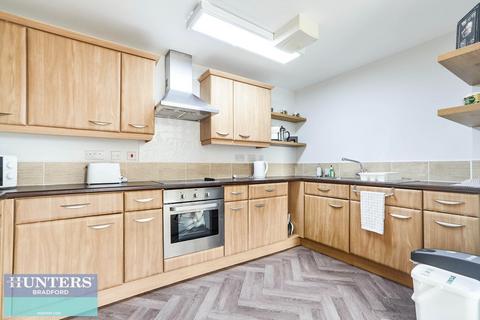 10, Horton House Chapman Road, Thornbury, Bradford, BD3 7FE