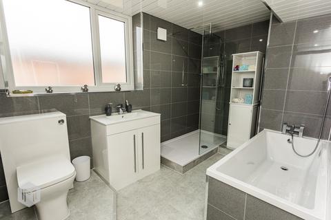 3 bedroom bungalow for sale, Ulleswater Close, Little Lever, Bolton, Greater Manchester, BL3 1UD