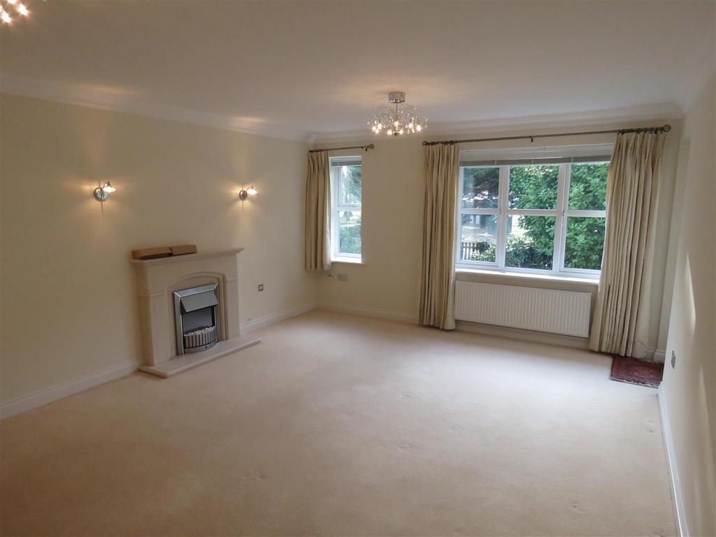 Lounge/dining room