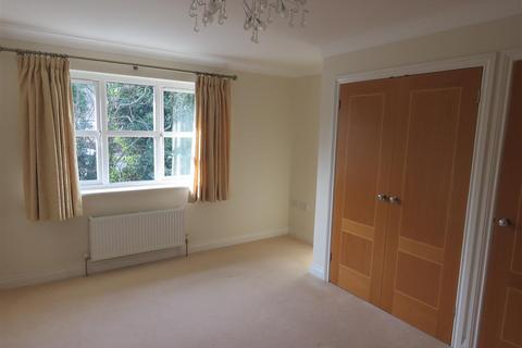 2 bedroom flat to rent, 6 Lavender Walk, Barton On Sea BH25 7FH