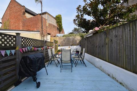 3 bedroom terraced house for sale, Calvert Road, Hastings