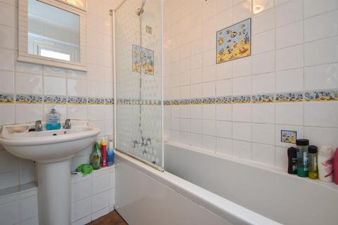 3 bedroom terraced house for sale, Calvert Road, Hastings
