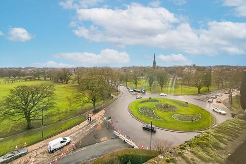 3 bedroom flat for sale, York Place, Harrogate, HG1