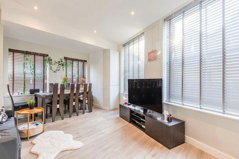 2 bedroom end of terrace house for sale, Claremont Road, Surrey KT14