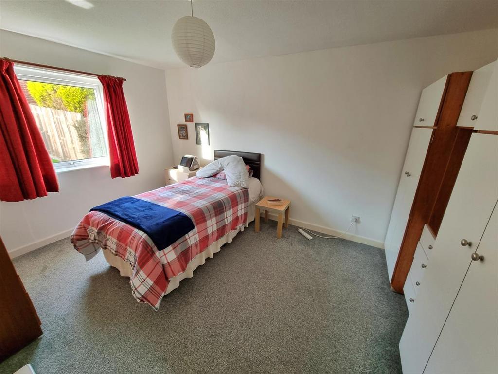 Bed 3.jpg