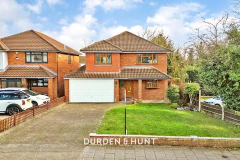 4 bedroom detached house for sale, The Walk, Hornchurch, RM11