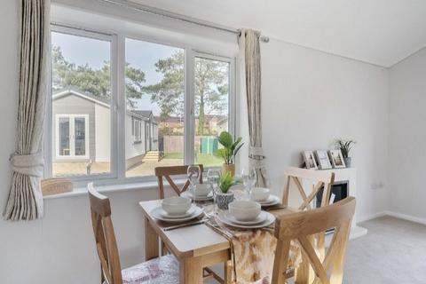 2 bedroom park home for sale, Prestige Sonata (40x14) Oakwood Court, Whitehill GU35