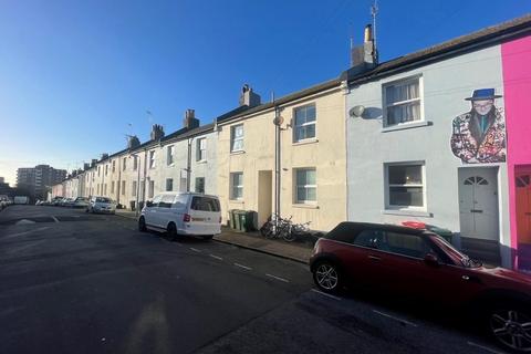 8 bedroom terraced house to rent, Grove Street, Brighton BN2