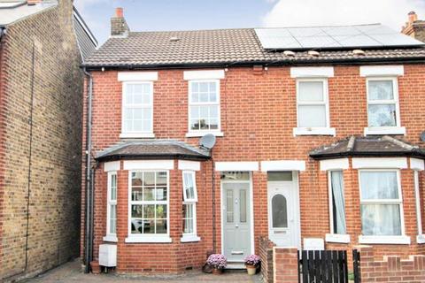 3 bedroom semi-detached house to rent, Kings Road, Slough SL1