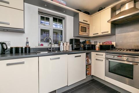 2 bedroom apartment for sale, Croydon Road, CATERHAM, Surrey, CR3