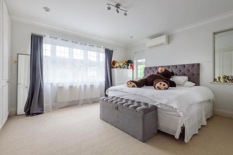 56 West Hill Way, London, N20 8QS