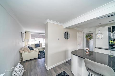 17 Badgers Way, Heath Hayes, Cannock, WS12 3XQ