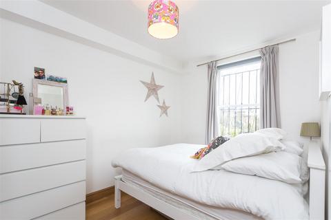 1 bedroom flat for sale, Chetwynd Road