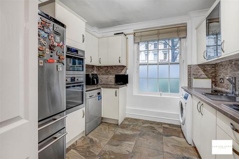 3 bedroom property for sale, Russell House, Cambridge Street, Pimlico, London, SW1V