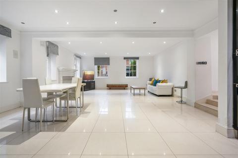Flat 6, 15 Redington Gardens, London, NW3 7SA