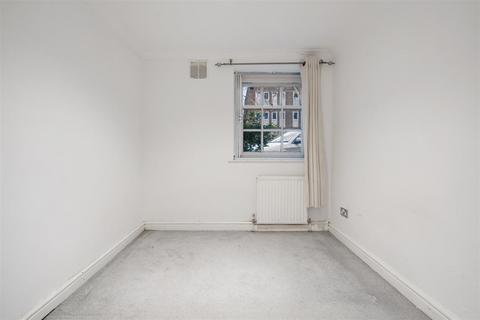 Flat 6, 15 Redington Gardens, London, NW3 7SA