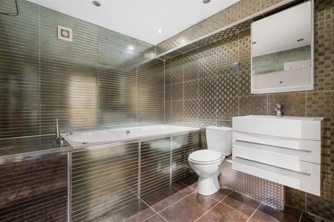 Flat 6, 15 Redington Gardens, London, NW3 7SA