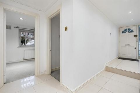 Flat 6, 15 Redington Gardens, London, NW3 7SA
