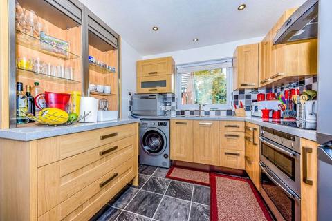 2 bedroom apartment for sale, Gordon Road, Camberley, Surrey