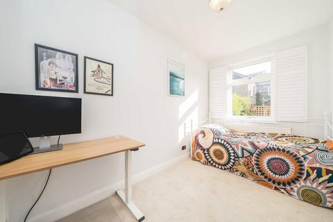 12 Vale Close, Twickenham, TW1 4SF