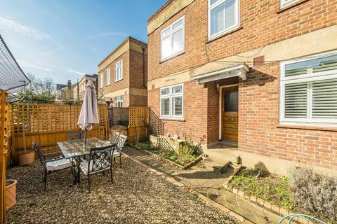 12 Vale Close, Twickenham, TW1 4SF