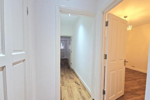 2 bedroom flat to rent, Eastcote Lane, Harrow