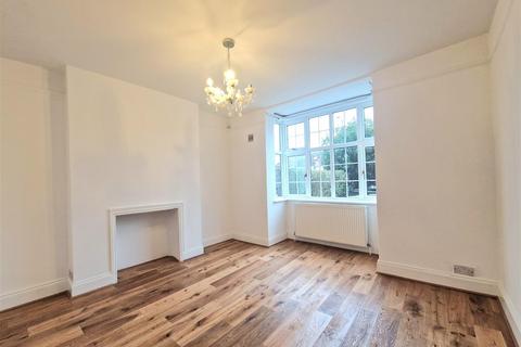 2 bedroom flat to rent, Eastcote Lane, Harrow