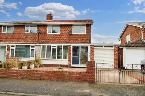 3 bedroom semi-detached house for sale, Meadway, Foresthall, Newcastle upon Tyne, Tyne and Wear, NE12 9RE