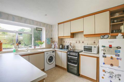 3 bedroom detached house for sale, Central Way, Oxted