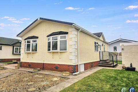 2 bedroom mobile home for sale, Rugeley Road, Armitage, Rugeley, WS15 4AX