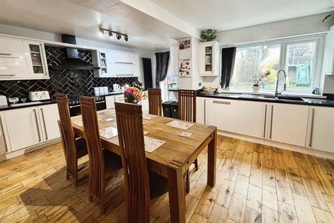 47 Derwent Road, Bradford, BD2 4HR