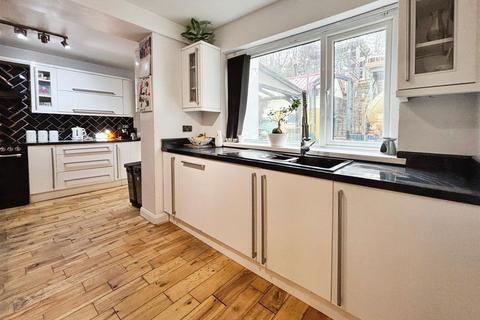 47 Derwent Road, Bradford, BD2 4HR