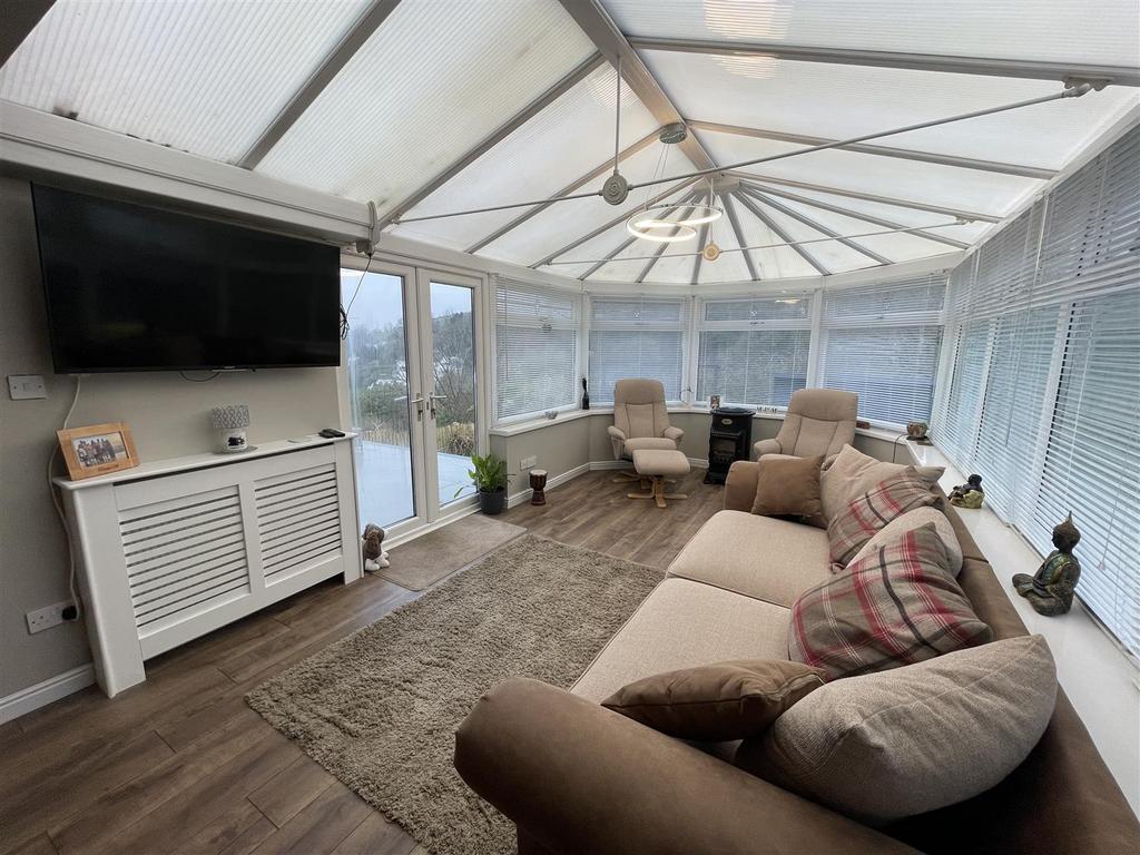 Conservatory/Dining Room