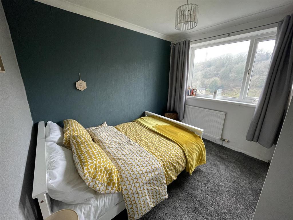 Bedroom 2: