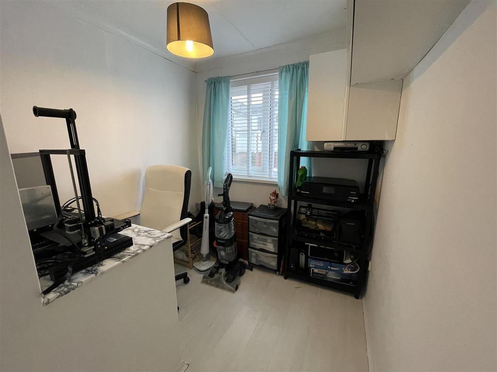 Bedroom 3: