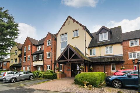 2 bedroom flat for sale, Flat 8, Pendene Court, Penn Road, Wolverhampton