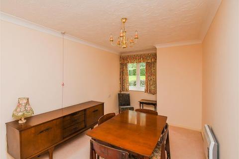 2 bedroom flat for sale, Flat 8, Pendene Court, Penn Road, Wolverhampton