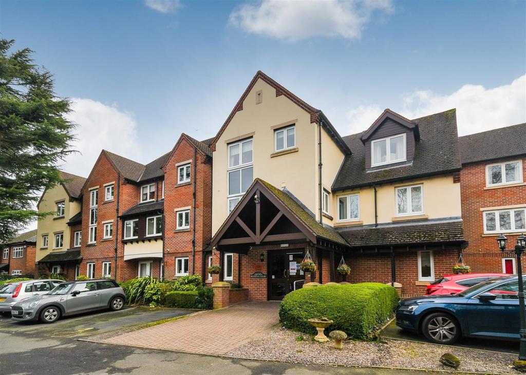 Flat 8, Pendene Court - Front.jpg