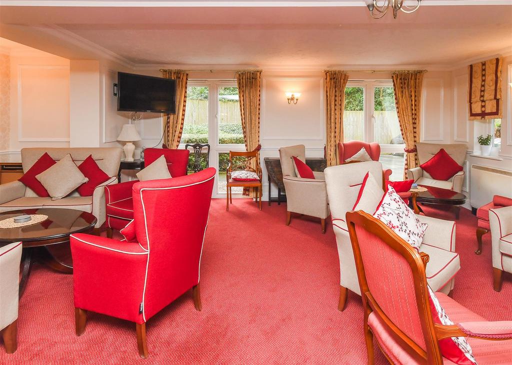 Flat 8, Pendene Court - Communal Lounge.jpg