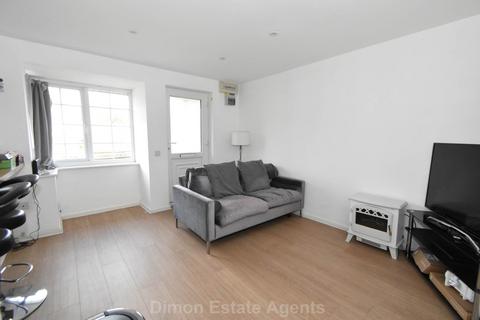 1 bedroom end of terrace house for sale, Sunbeam Way, Gosport