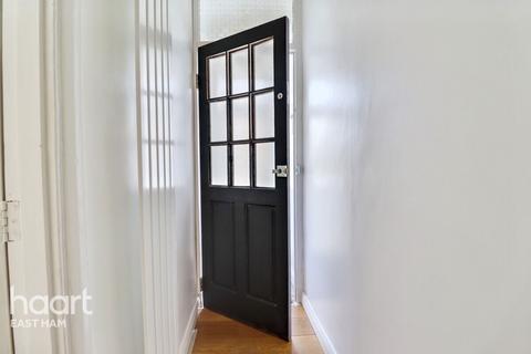 2 bedroom end of terrace house for sale, Sussex Road, London