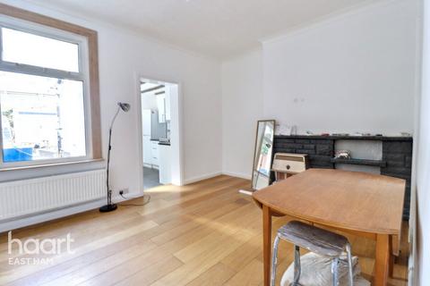 2 bedroom end of terrace house for sale, Sussex Road, London