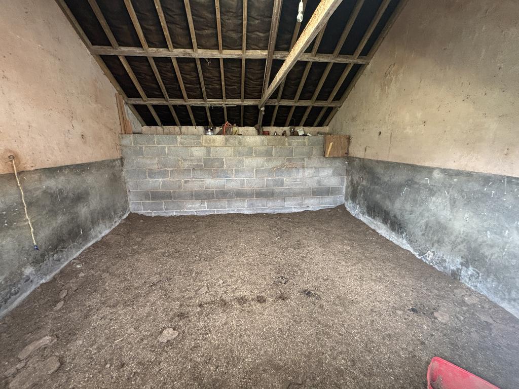 Rear workshop and stable