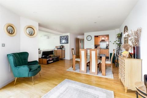 2 bedroom flat for sale, Cavalier House, Uxbridge Road, Ealing W5