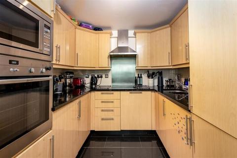 2 bedroom flat for sale, Cavalier House, Uxbridge Road, Ealing W5