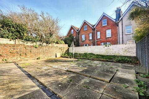 1 bedroom flat for sale, Enys Road, Eastbourne