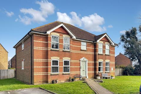 2 bedroom flat for sale, Woodsdale Court, Dominion Road, Worthing BN14 8JQ